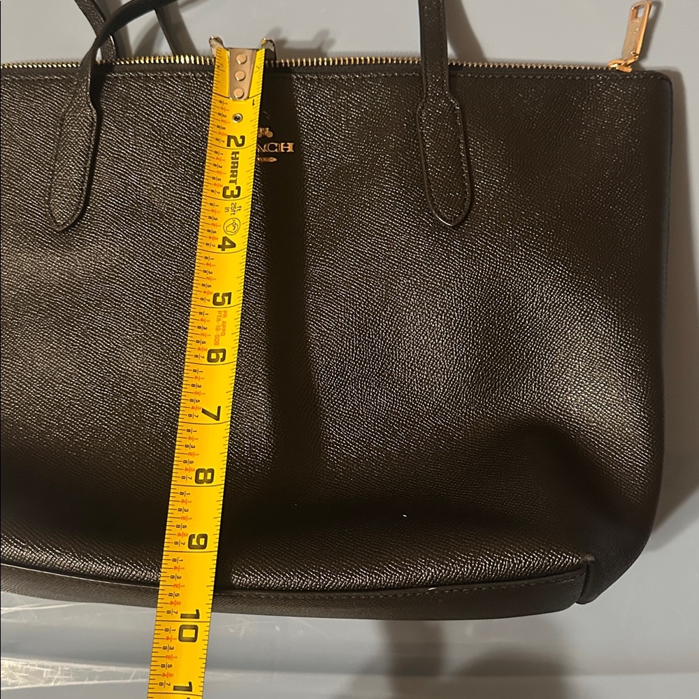 #359 Coach Black Tote with Sleek Leather Design - Picture 10 of 11